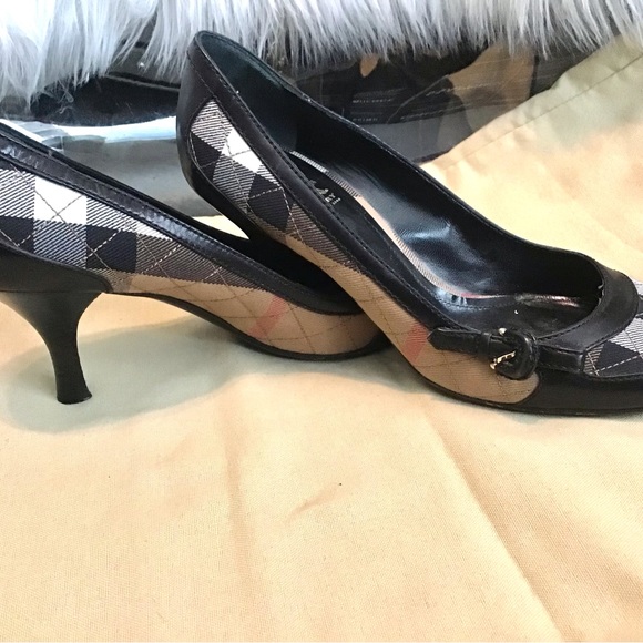 Burberry Heels Size 8 1/2 - Picture 9 of 13